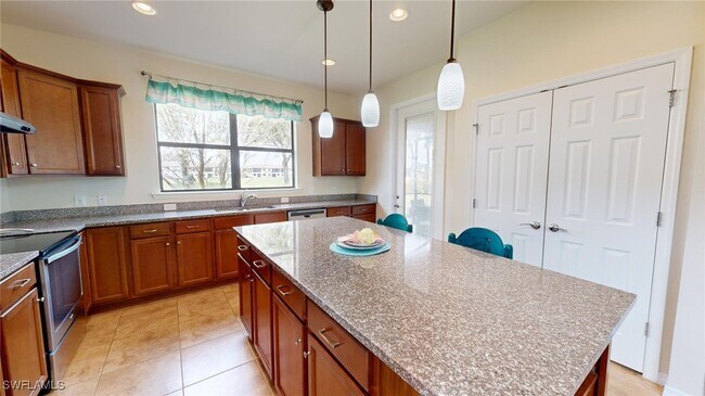 Building Photo - 5751 Declaration Ct