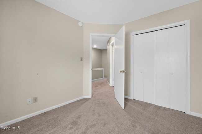 Building Photo - 17 Derby Dr