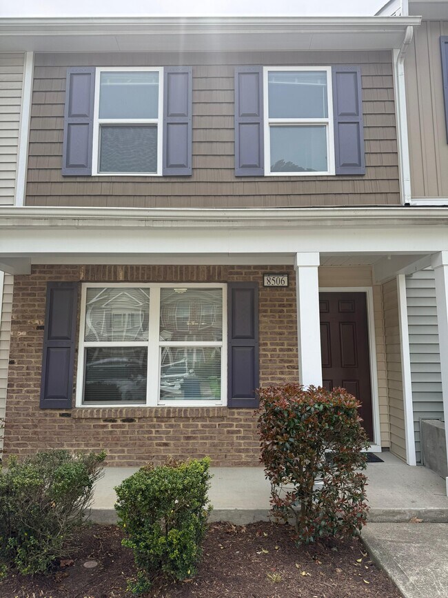 Building Photo - 8506 Quarton Dr