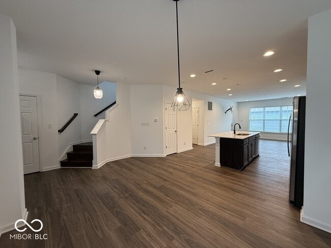 Building Photo - 326 N Warman Ave