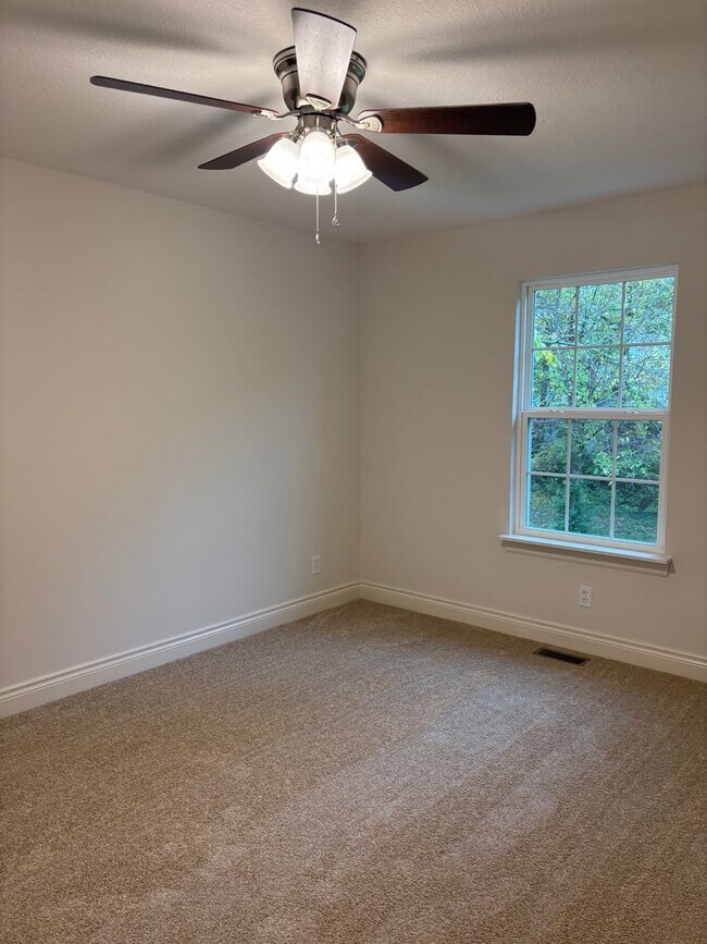 Building Photo - 14 3rd Ave