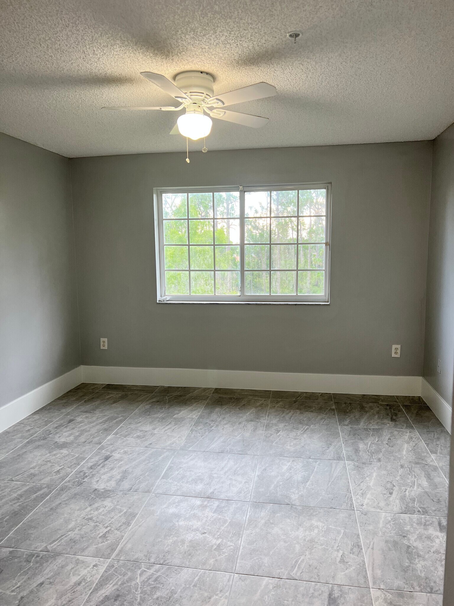 Building Photo - 1220 Wildwood Lakes Blvd