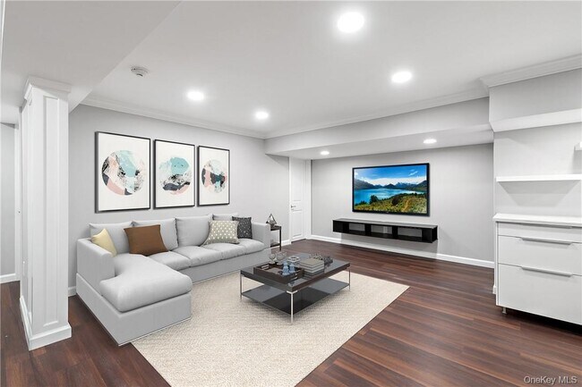 Building Photo - 40 Meadow Rd