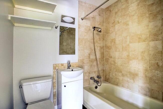 Building Photo - 4415 Merwin St