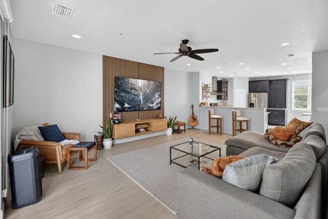 Building Photo - 150 Cat Rock Ln