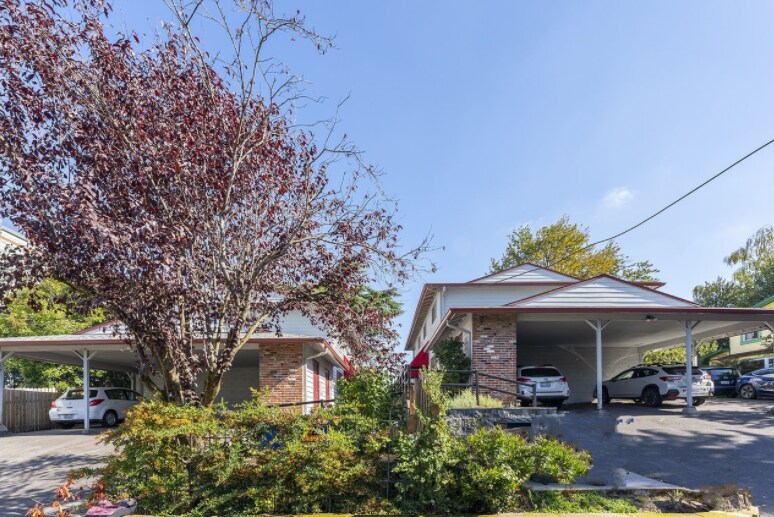Building Photo - 2522 SE 29th Ave