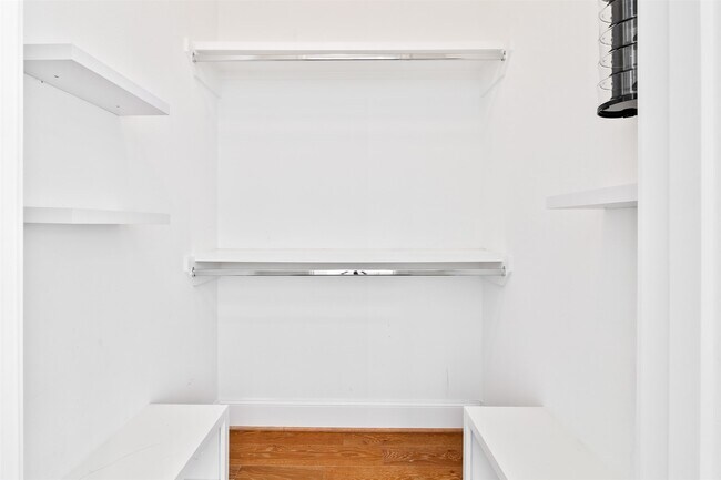 Building Photo - 10943 Grove Tree Ln