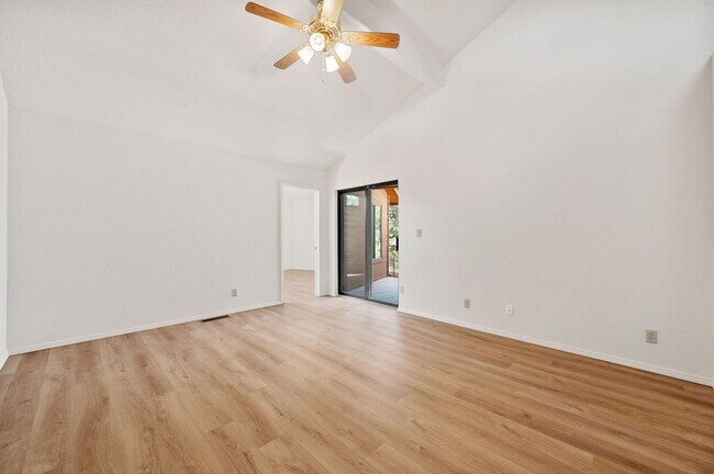 Building Photo - Beautiful 3 Bedroom Home in Forest Trails!