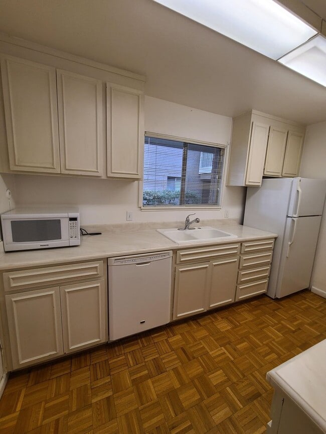 Building Photo - One Bedroom Unit in Sharon Park Neighborho...