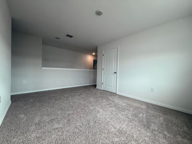 Building Photo - 16769 Parker River St