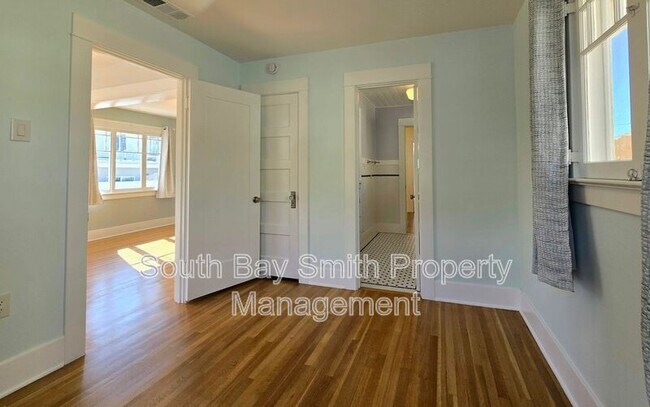 Building Photo - 223 S Guadalupe