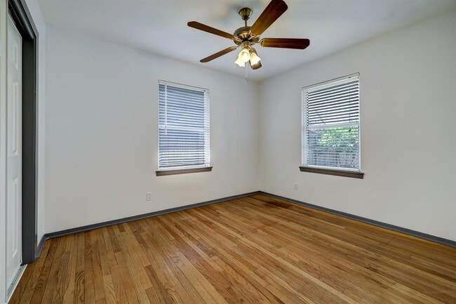Building Photo - 5819 Anaqua Dr