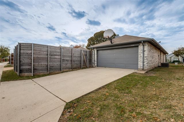 Building Photo - 7936 Maiden Ln