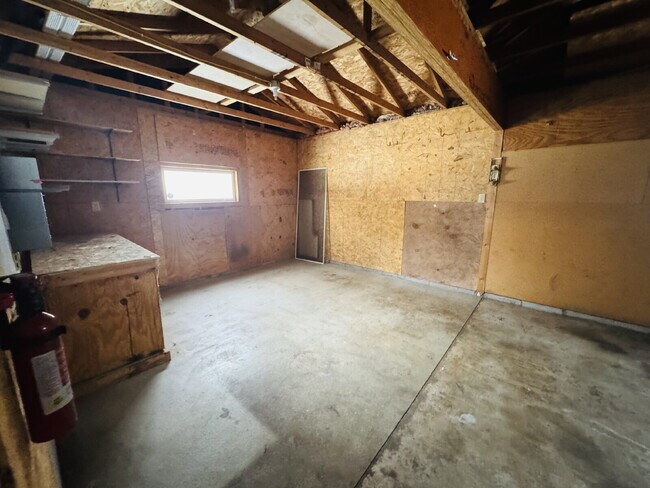 Building Photo - Nice Single family home 4-Bedroom Retreat with 2 Baths in Eagan – Your Perfect Home Awaits