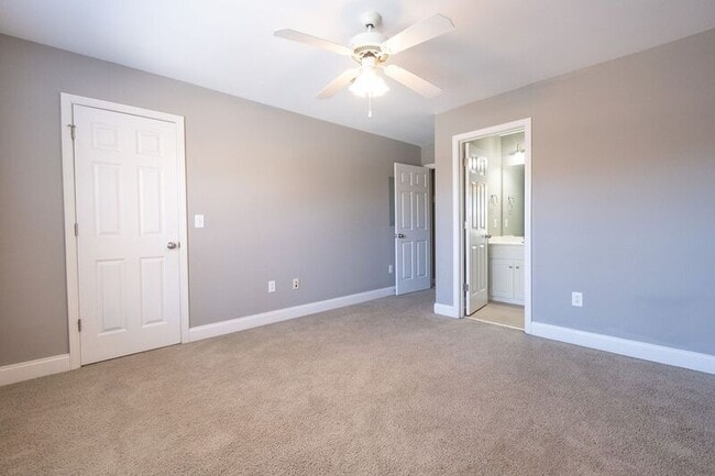 Building Photo - 460 S Barnett Shoals Rd