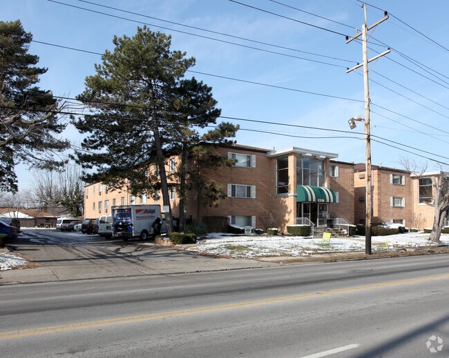 Primary Photo - James Plaza