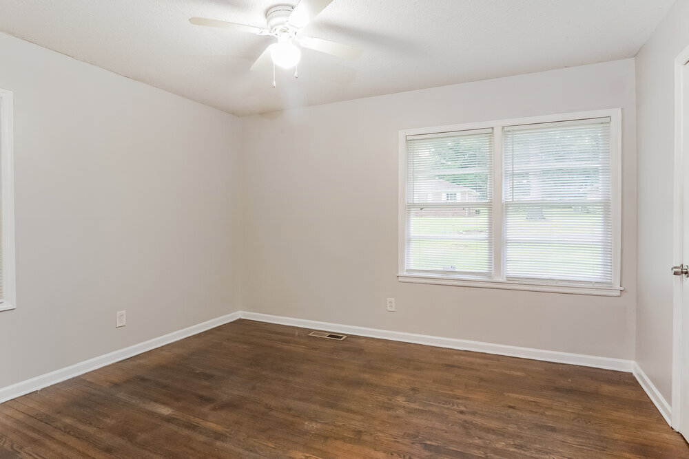 Building Photo - 812 Nelson Dr