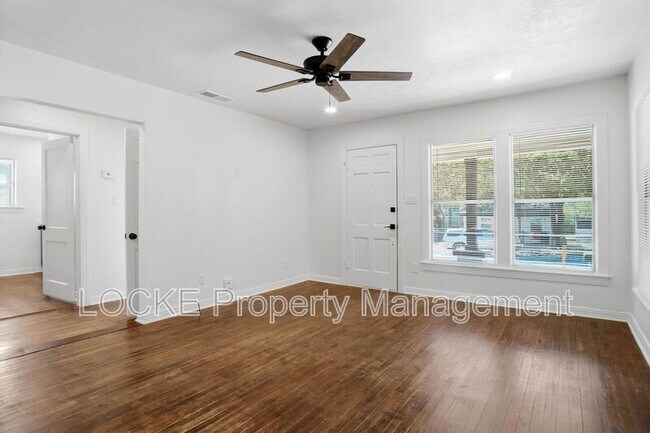 Building Photo - 410 McCarty St