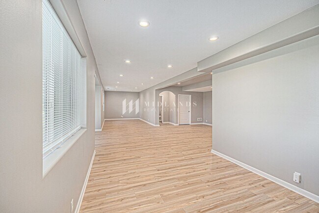Building Photo - Millard Ranch