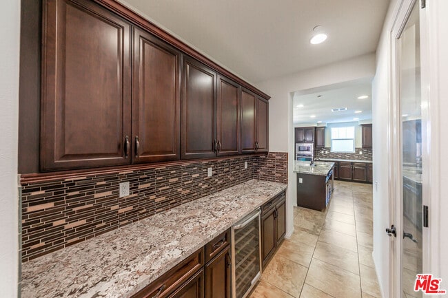 Building Photo - 22379 Driftwood Ct