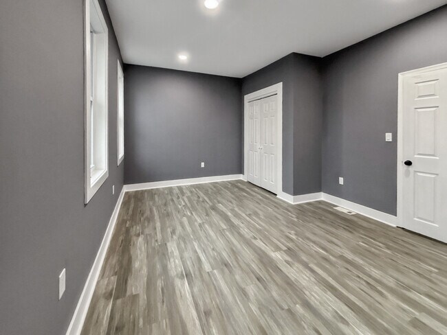 Building Photo - 4113 Fairview Ave