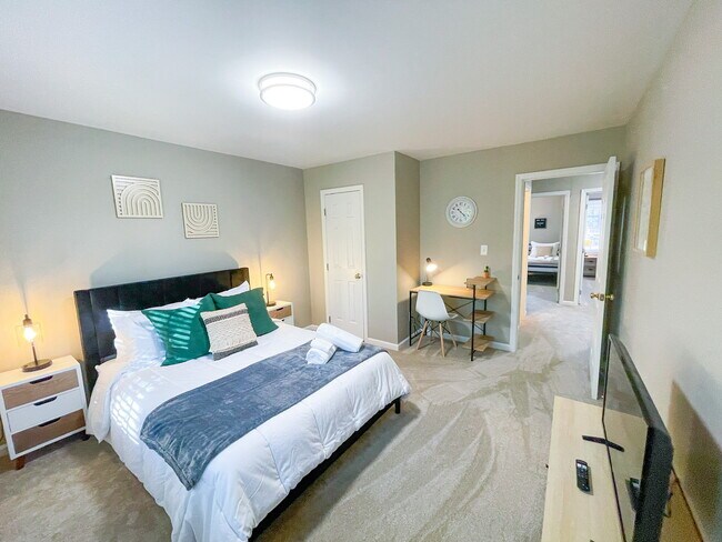 3 spacious bedrooms upstairs - 5403 Picket Fence Ln