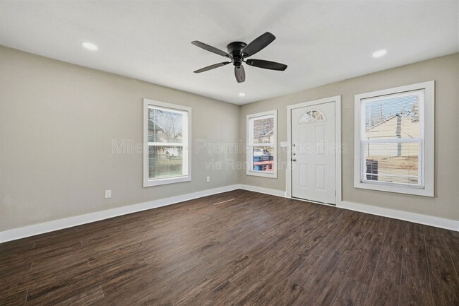 Building Photo - 514 S Chandler Ave