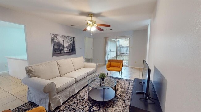 Building Photo - 7611 Lunar Dr