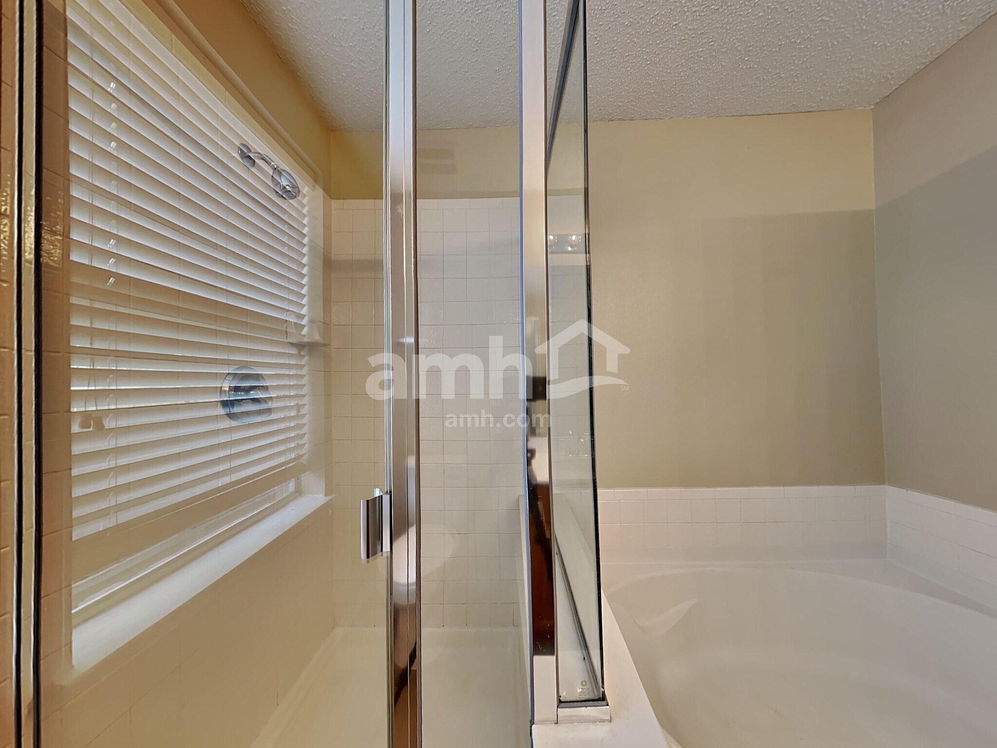 Building Photo - 517 Pinto Ln