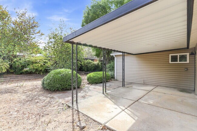 Building Photo - 7400 Pennington Way