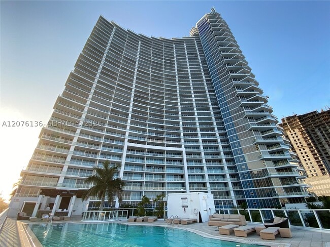 Building Photo - 2020 N Bayshore Dr