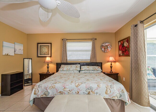 Building Photo - 5400 Jimmy Buffett Mem Hwy