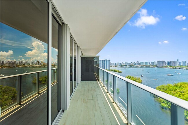 Building Photo - 16385 Biscayne Blvd