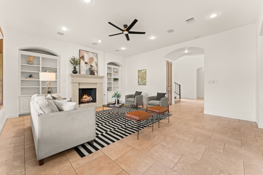 Building Photo - 15 Borello Dr