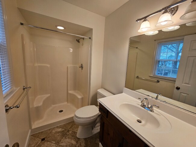 Building Photo - 1316 Winfall Dr