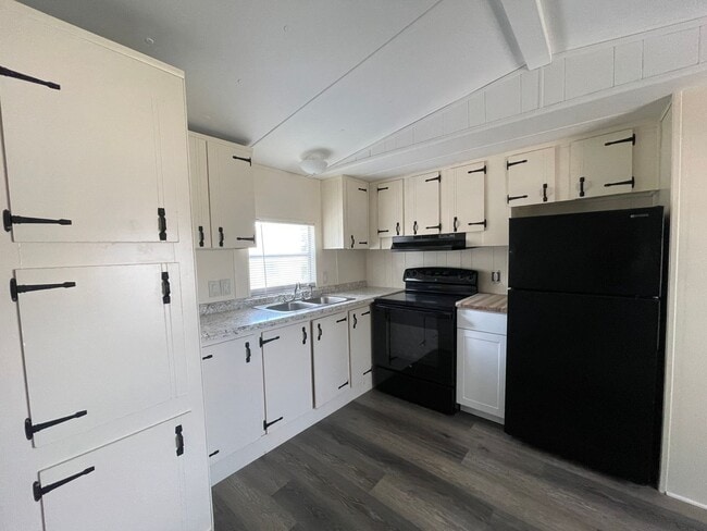 Building Photo - Thonotosassa 2 Bed 2 Bath