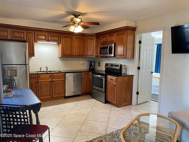 Building Photo - 1369 Jimmy Buffett Mem Hwy