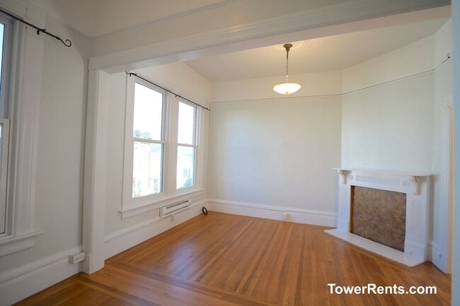 Building Photo - 38A Sharon St