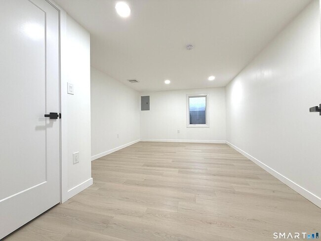 Building Photo - 275 Dayton Rd