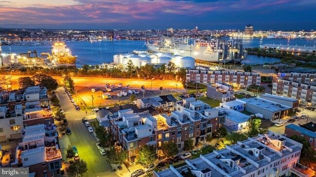 Building Photo - 1600 Beason St