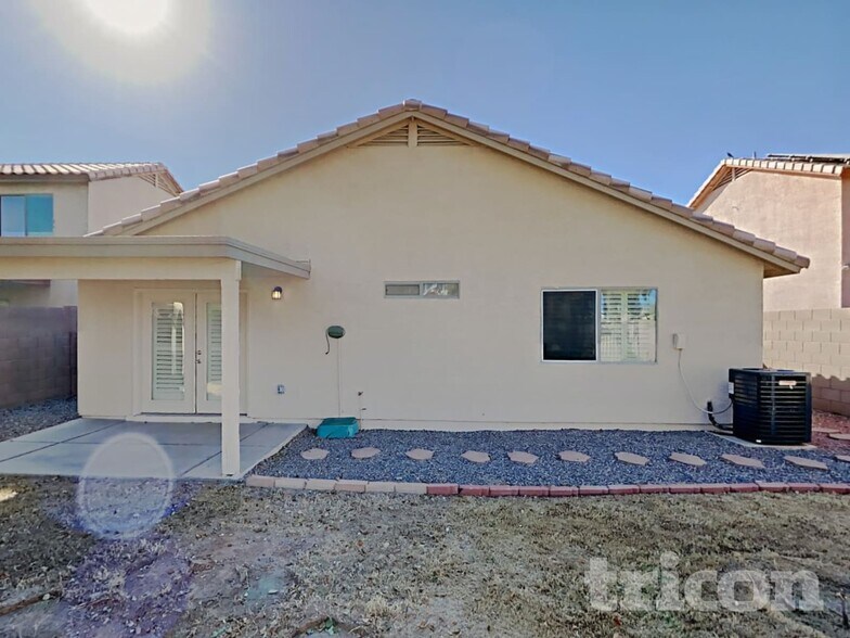 Building Photo - 15848 W Adams St