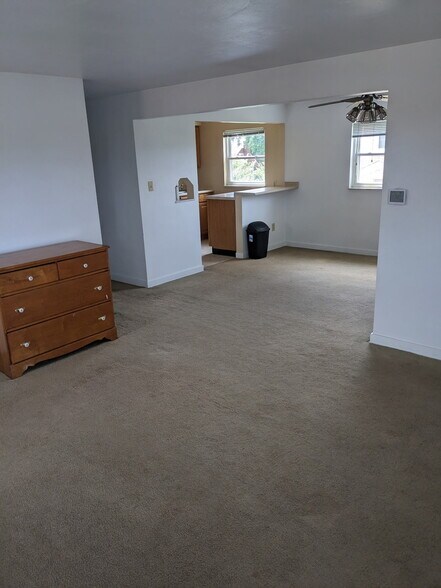 Living room area (furniture not included) - 530 Montclair St