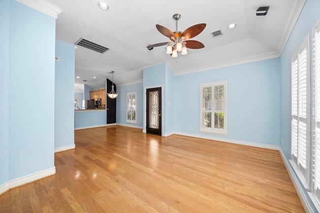 Building Photo - 3429 Clearview Cir