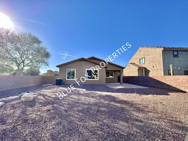 Building Photo - 12830 N Fox Hollow Dr