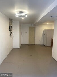 Building Photo - 642 Brill St