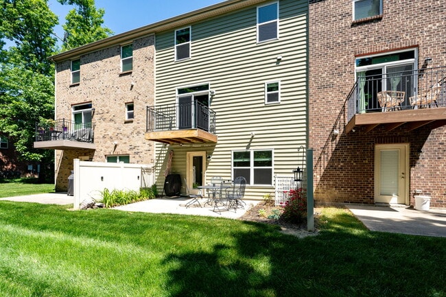 Building Photo - 9581 Tahoe Dr