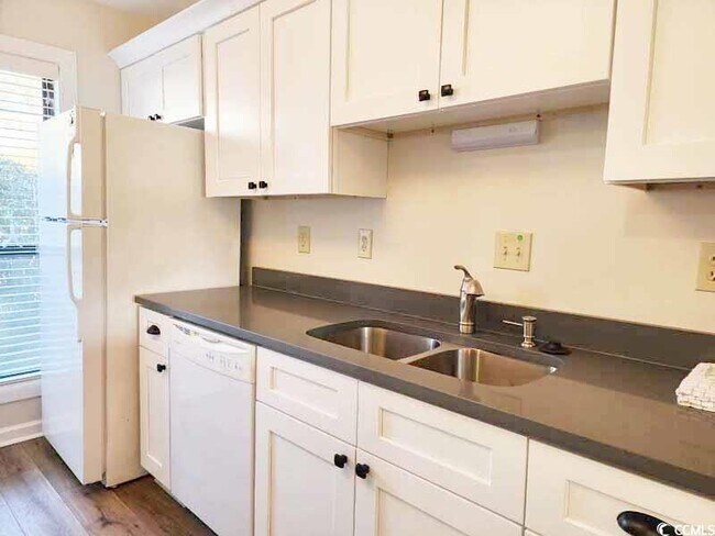 Building Photo - 177 Club Cir