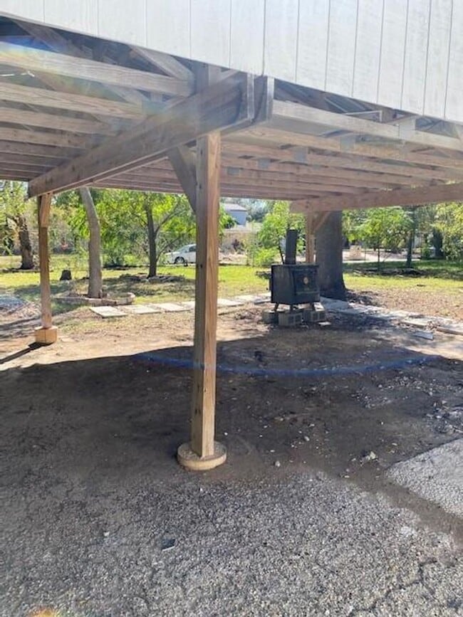 Building Photo - Remodel, large lot