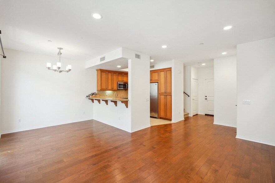Building Photo - 5858 Levi Ln