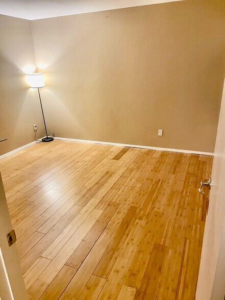 Second bedroom another view - 10055 E Mountainview Lake Dr